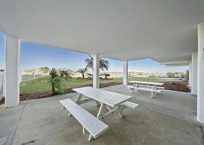 Apartment Compass Point 510 *