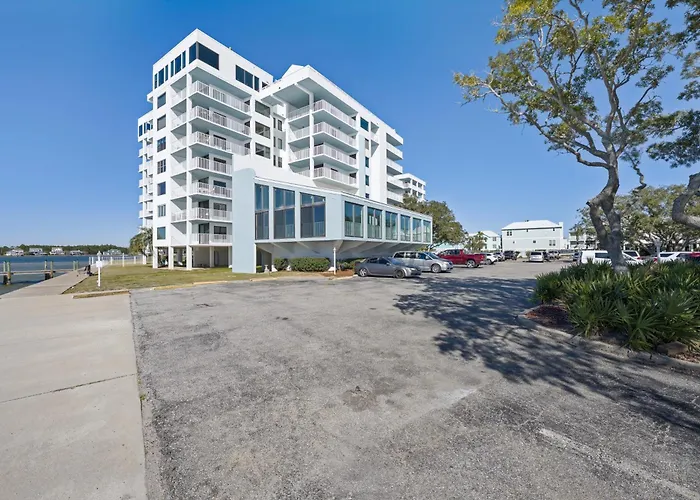 Compass Point 510 Apartment